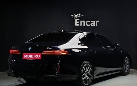 BMW 5 серия, 2024 год, 5 640 000 рублей, 2 фотография