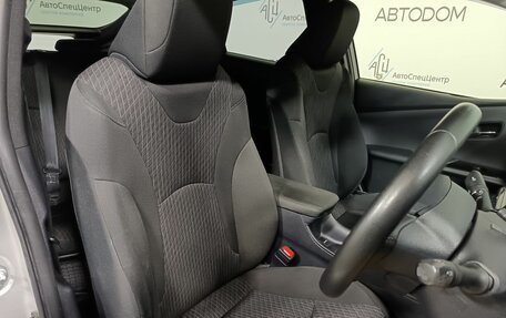 Toyota Prius IV XW50, 2016 год, 1 525 000 рублей, 7 фотография