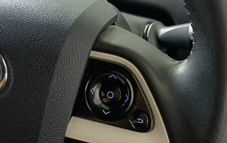 Toyota Prius IV XW50, 2016 год, 1 525 000 рублей, 15 фотография