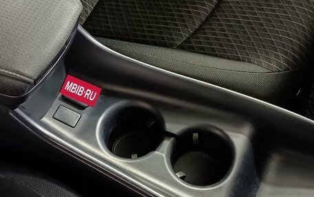 Toyota Prius IV XW50, 2016 год, 1 525 000 рублей, 20 фотография