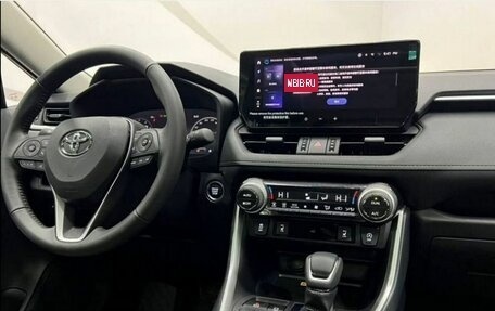 Toyota RAV4, 2025 год, 4 179 000 рублей, 13 фотография