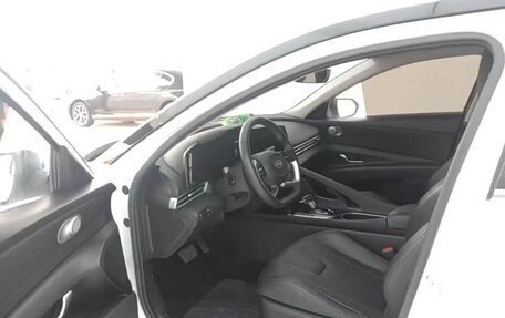 Hyundai Elantra, 2022 год, 1 295 000 рублей, 5 фотография