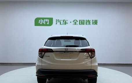 Honda Vezel, 2022 год, 1 620 000 рублей, 4 фотография
