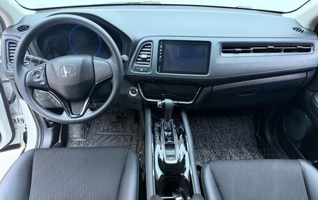 Honda Vezel, 2022 год, 1 620 000 рублей, 12 фотография