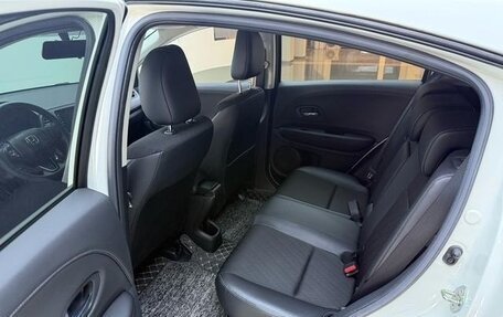 Honda Vezel, 2022 год, 1 620 000 рублей, 11 фотография