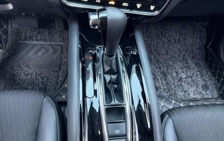 Honda Vezel, 2022 год, 1 620 000 рублей, 16 фотография