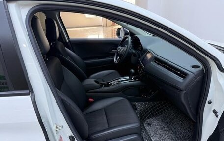 Honda Vezel, 2022 год, 1 620 000 рублей, 20 фотография