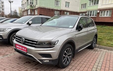Volkswagen Tiguan II, 2019 год, 2 100 000 рублей, 1 фотография