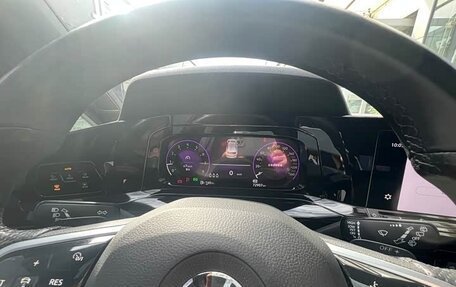 Volkswagen Golf VIII, 2021 год, 2 000 000 рублей, 14 фотография