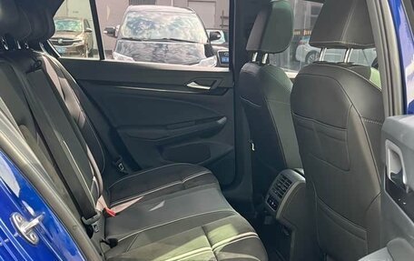 Volkswagen Golf VIII, 2021 год, 2 000 000 рублей, 21 фотография