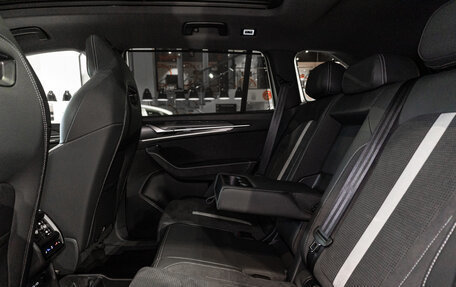 Skoda Kodiaq, 2025 год, 6 050 000 рублей, 38 фотография