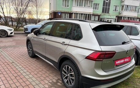 Volkswagen Tiguan II, 2019 год, 2 100 000 рублей, 2 фотография