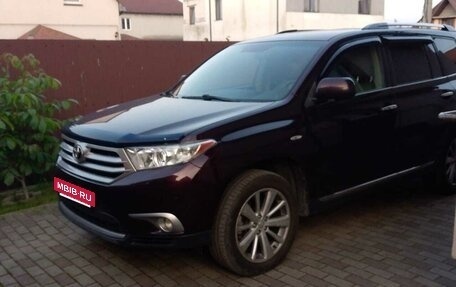Toyota Highlander III, 2011 год, 2 200 000 рублей, 4 фотография