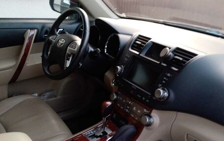 Toyota Highlander III, 2011 год, 2 200 000 рублей, 5 фотография