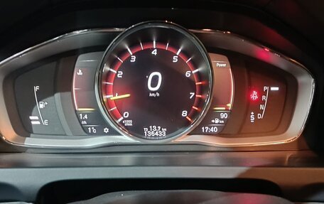 Volvo V60 Cross Country II, 2017 год, 2 200 000 рублей, 7 фотография