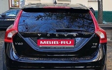 Volvo V60 Cross Country II, 2017 год, 2 200 000 рублей, 4 фотография