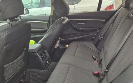 BMW 3 серия, 2016 год, 2 350 000 рублей, 14 фотография