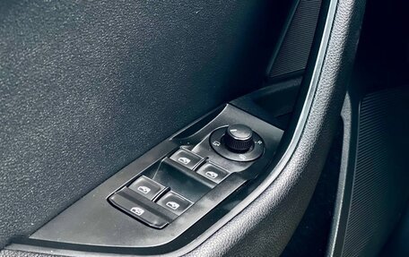 Skoda Superb III рестайлинг, 2015 год, 1 999 000 рублей, 20 фотография