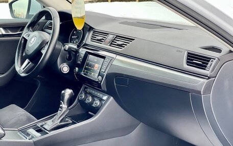 Skoda Superb III рестайлинг, 2015 год, 1 999 000 рублей, 29 фотография