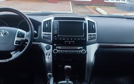 Toyota Land Cruiser 200, 2013 год, 3 500 000 рублей, 30 фотография