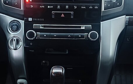 Toyota Land Cruiser 200, 2013 год, 3 500 000 рублей, 31 фотография