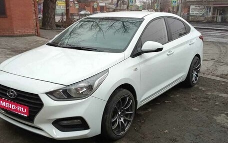 Hyundai Solaris II рестайлинг, 2018 год, 1 250 000 рублей, 13 фотография