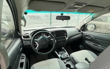 Mitsubishi L200 IV рестайлинг, 2022 год, 3 550 000 рублей, 2 фотография