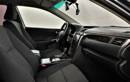 Toyota Camry, 2018 год, 2 050 000 рублей, 10 фотография