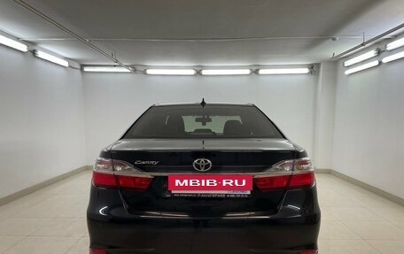 Toyota Camry, 2018 год, 2 050 000 рублей, 3 фотография