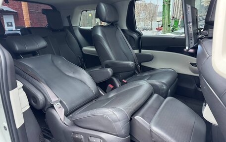 KIA Carnival, 2021 год, 4 200 000 рублей, 13 фотография