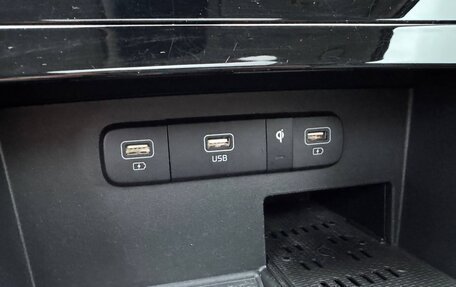 KIA Carnival, 2021 год, 4 200 000 рублей, 27 фотография