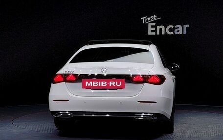 Mercedes-Benz E-Класс, 2024 год, 6 055 000 рублей, 4 фотография