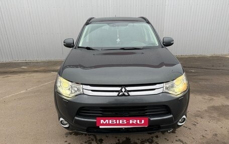 Mitsubishi Outlander III рестайлинг 3, 2013 год, 1 149 999 рублей, 2 фотография
