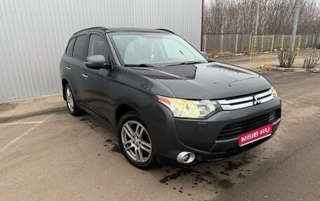 Mitsubishi Outlander III рестайлинг 3, 2013 год, 1 149 999 рублей, 1 фотография