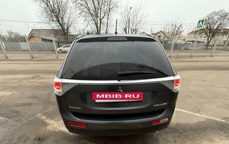 Mitsubishi Outlander III рестайлинг 3, 2013 год, 1 149 999 рублей, 9 фотография