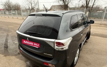 Mitsubishi Outlander III рестайлинг 3, 2013 год, 1 149 999 рублей, 10 фотография
