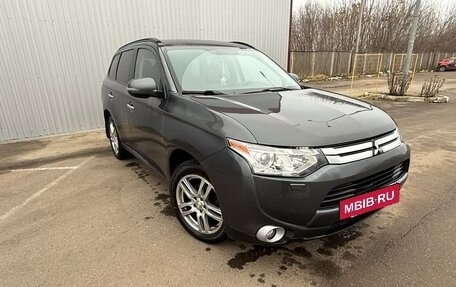 Mitsubishi Outlander III рестайлинг 3, 2013 год, 1 149 999 рублей, 13 фотография