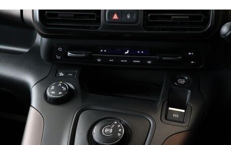 Peugeot Rifter I, 2021 год, 1 600 000 рублей, 17 фотография