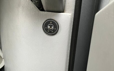 Toyota Estima III рестайлинг -2, 2002 год, 850 000 рублей, 18 фотография