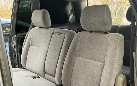 Toyota Estima III рестайлинг -2, 2002 год, 850 000 рублей, 26 фотография