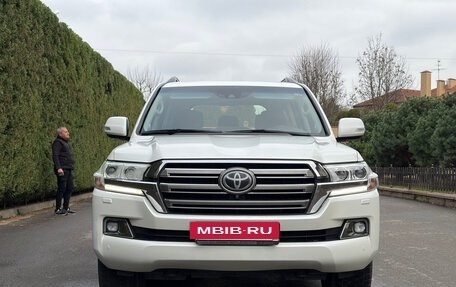 Toyota Land Cruiser 200, 2016 год, 4 590 000 рублей, 3 фотография