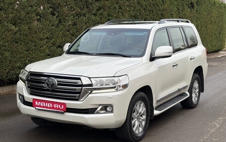 Toyota Land Cruiser 200, 2016 год, 4 590 000 рублей, 4 фотография