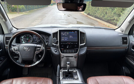 Toyota Land Cruiser 200, 2016 год, 4 590 000 рублей, 10 фотография