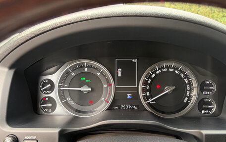 Toyota Land Cruiser 200, 2016 год, 4 590 000 рублей, 14 фотография