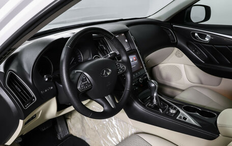 Infiniti Q50 I рестайлинг, 2015 год, 2 039 000 рублей, 15 фотография