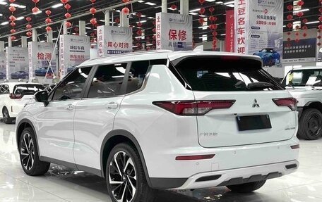 Mitsubishi Outlander, 2023 год, 4 350 000 рублей, 4 фотография