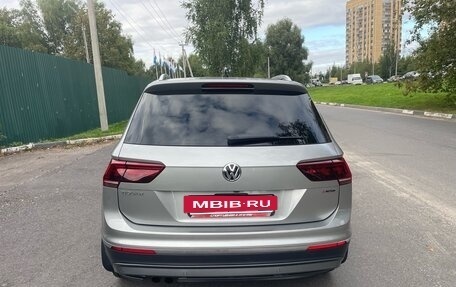 Volkswagen Tiguan II, 2018 год, 2 390 000 рублей, 4 фотография