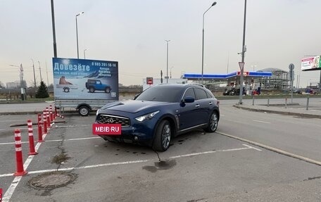 Infiniti QX70, 2014 год, 2 200 000 рублей, 14 фотография