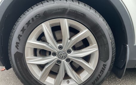 Volkswagen Tiguan II, 2018 год, 2 390 000 рублей, 11 фотография