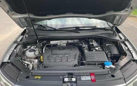 Volkswagen Tiguan II, 2018 год, 2 390 000 рублей, 10 фотография